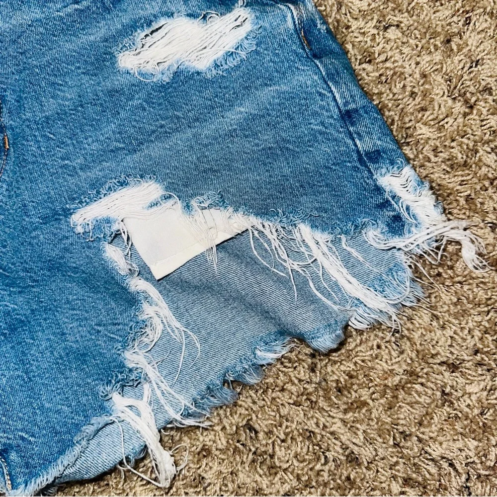 American Eagle Outfitters stylish distressed