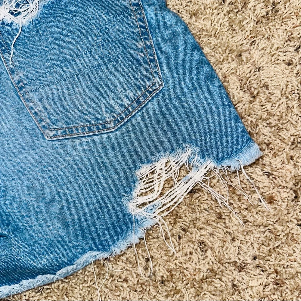 American Eagle Outfitters stylish distressed