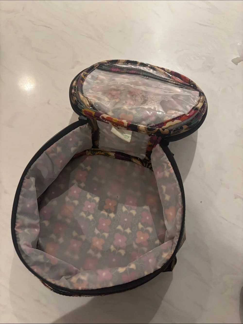 Vera Bradley compact round