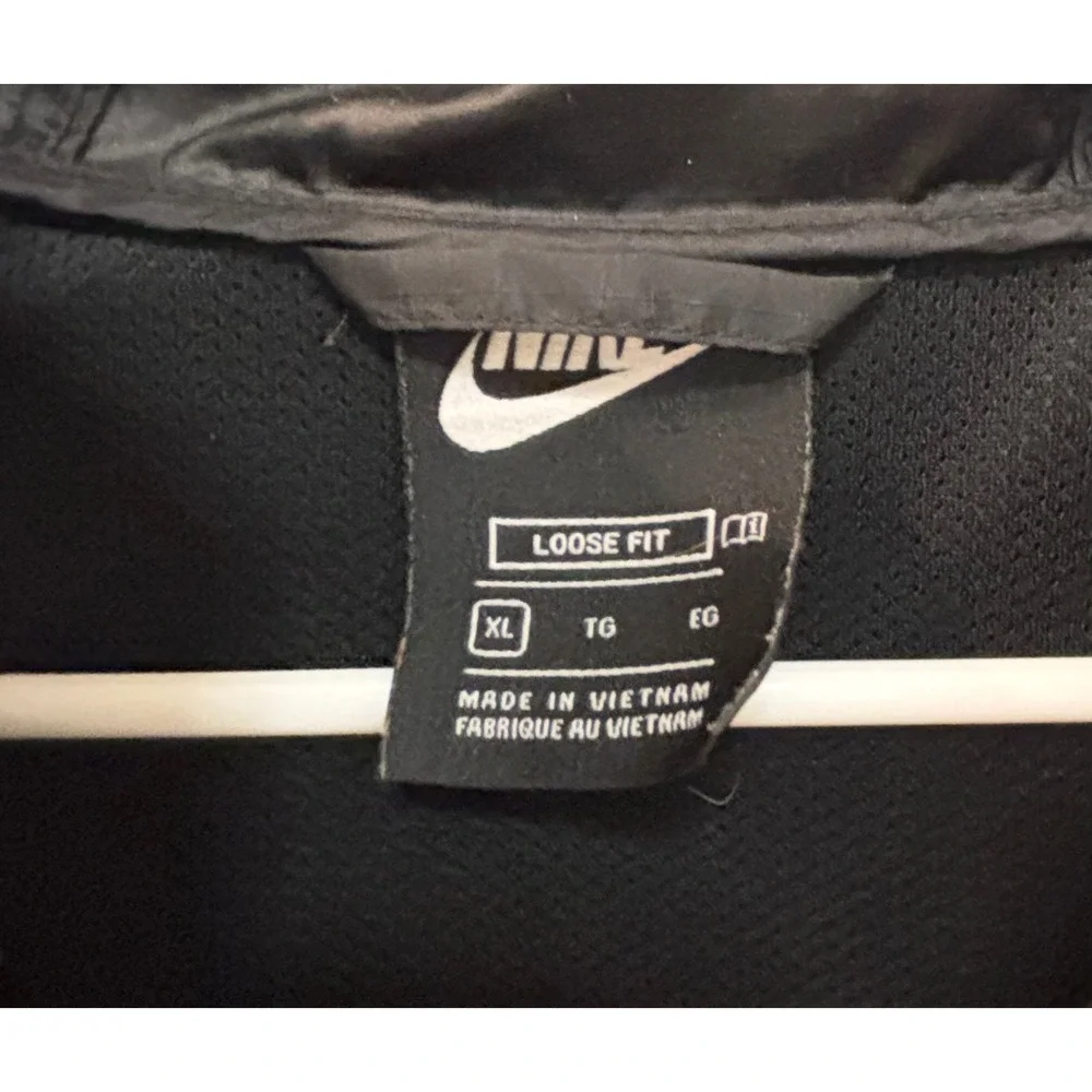 Nike windrunner loose