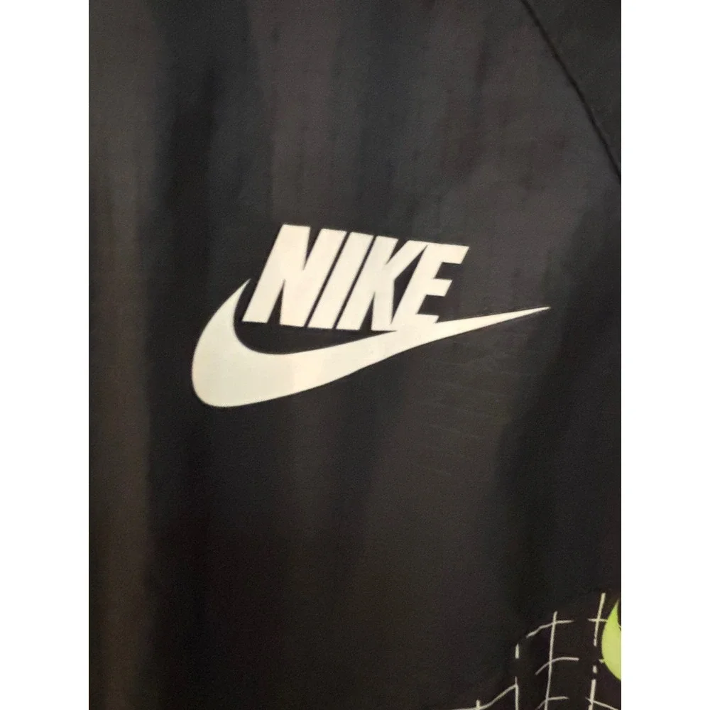Nike windrunner loose