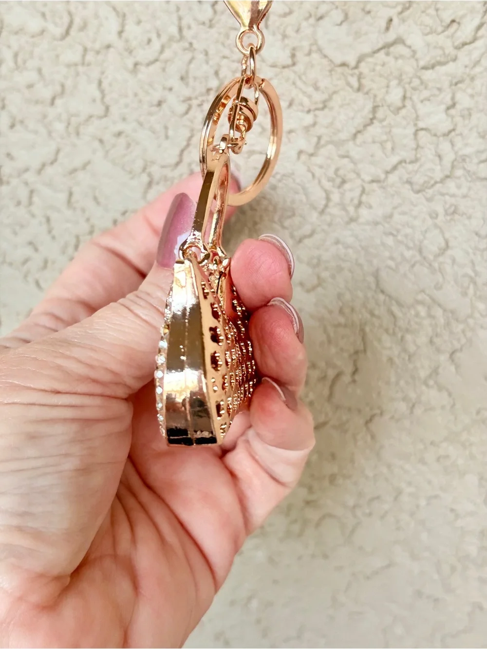 Source Unknown chic purse
