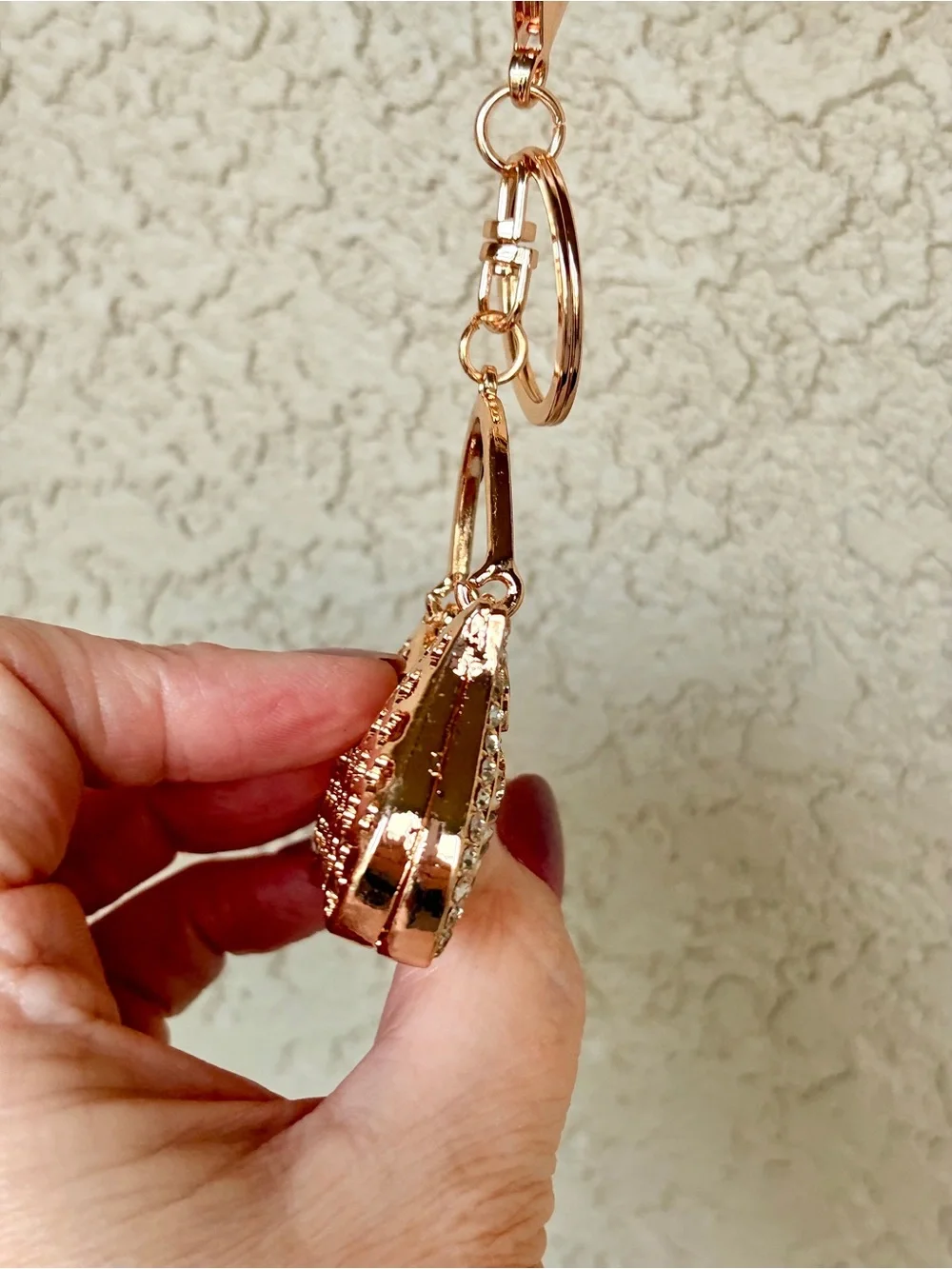 Source Unknown chic purse