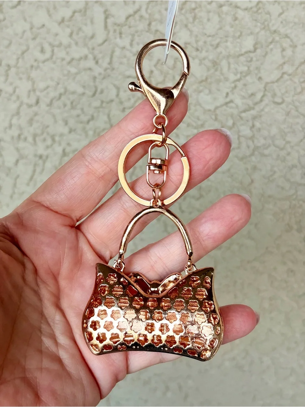 Source Unknown chic purse