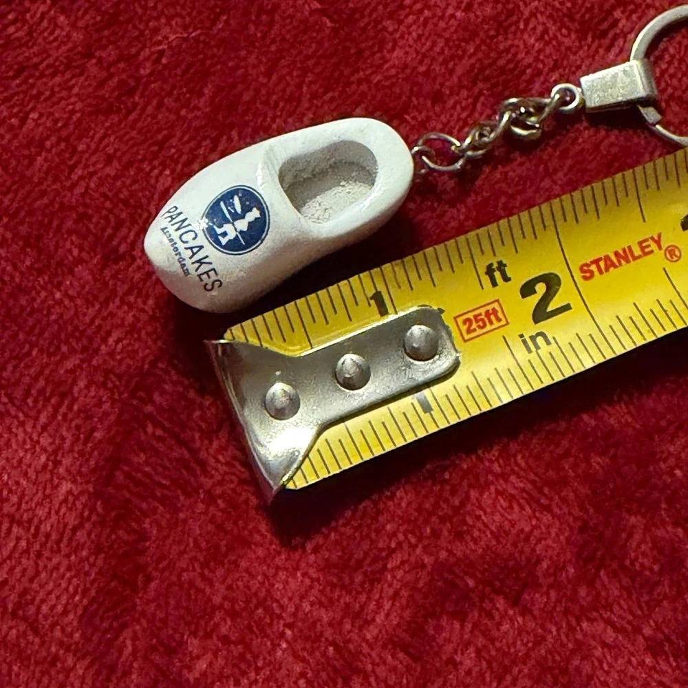 PANCAKES Amsterdam Holland Souvenir Keychain White‎ Dutch Wooden Shoe Clog Blue