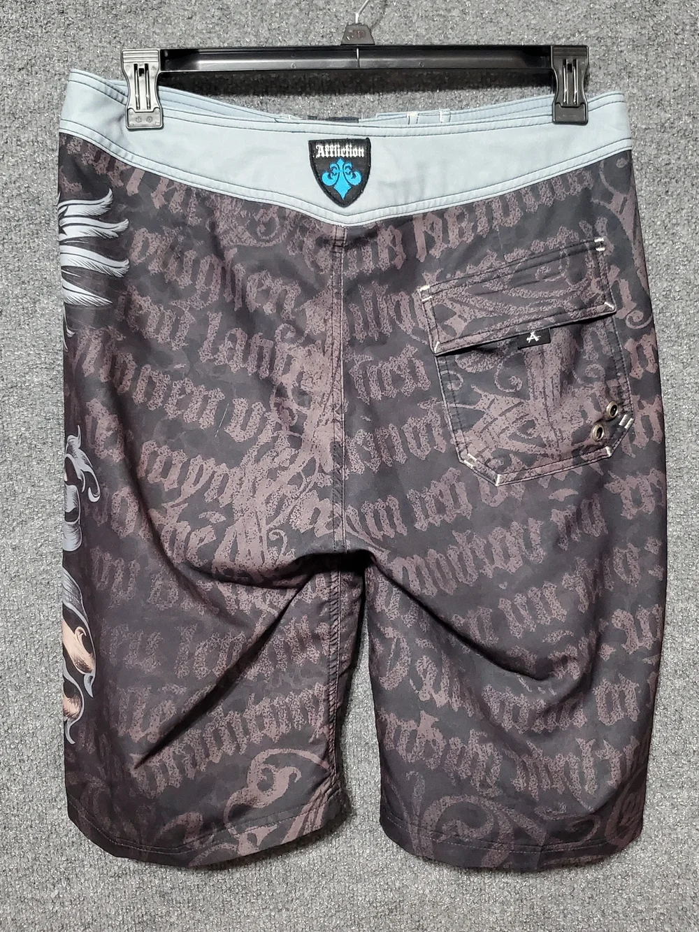 Vintage Y2K Affliction Skull Medallion Grey Black Board Shorts Mens 34 Eagle