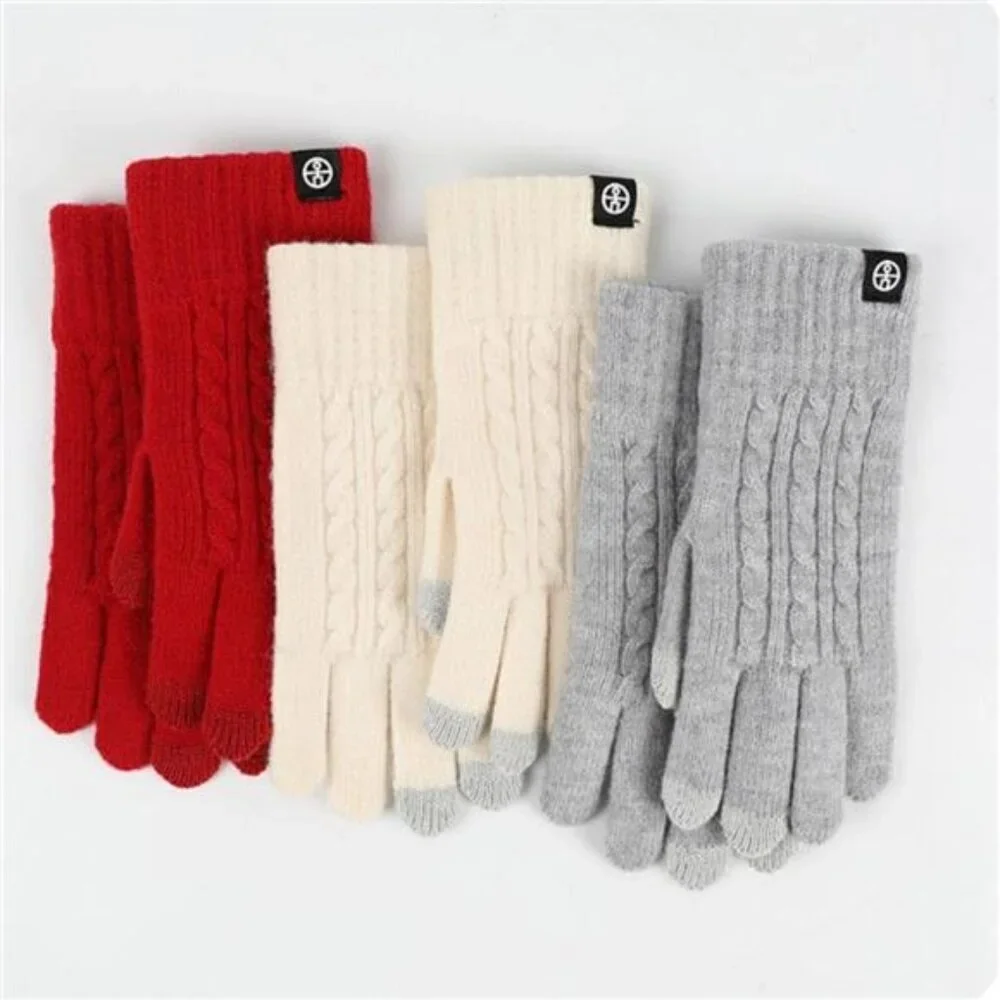 Cable Knit Touchscreen Gloves