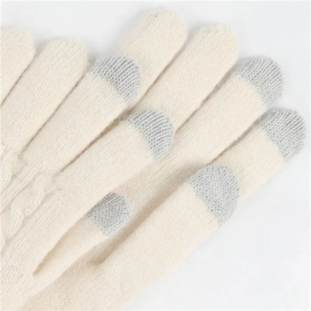 Cable Knit Touchscreen Gloves