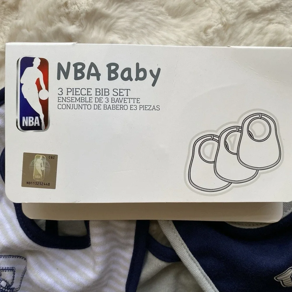NBA Baby 3 Piece Bib Set Oklahoma City Thunder Newborn One Size New Open Package