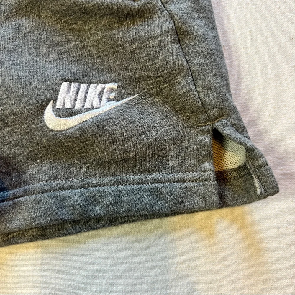 Nike Gray Sportswear Club‎ French Terry Shorts Girls Large