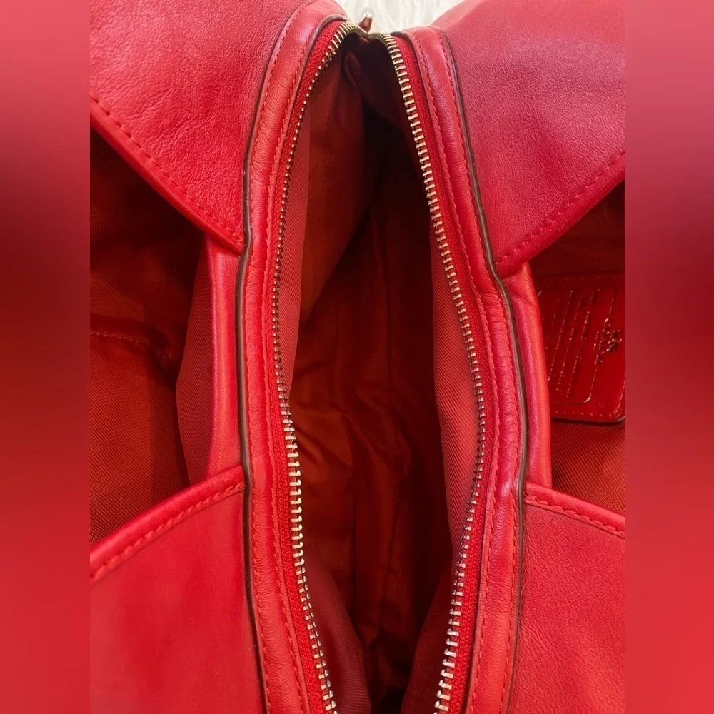 👜 COACH 👜EDIE SHOULDER BAG‎ 31 IN SIGNATURE (COACH F36466)