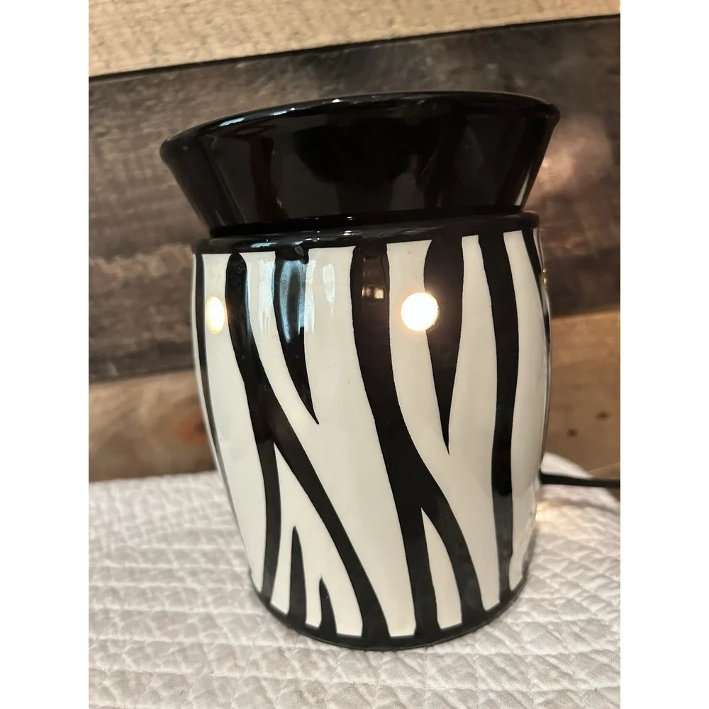 Scentsy warmer zebra