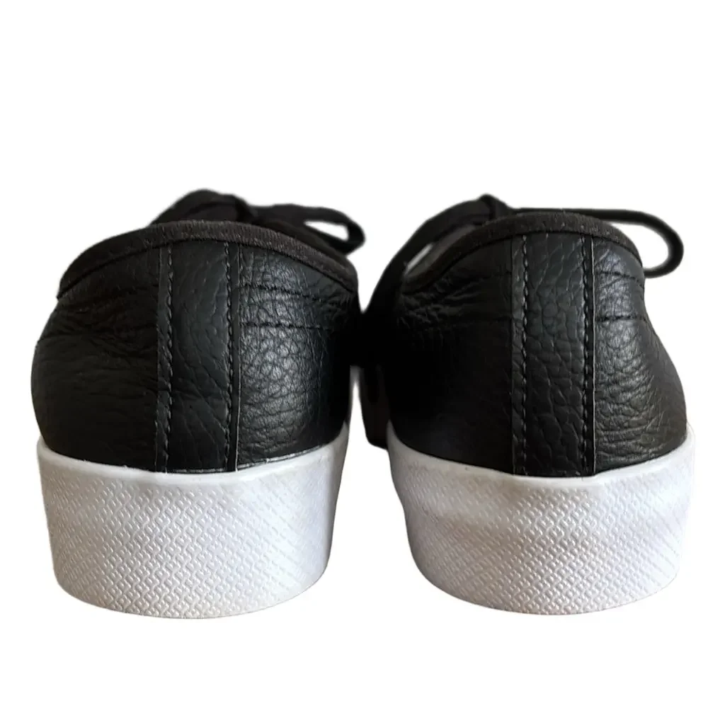 Lacoste clean elevated