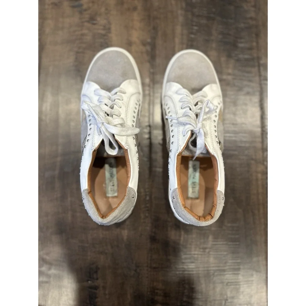Steve Madden print moderate