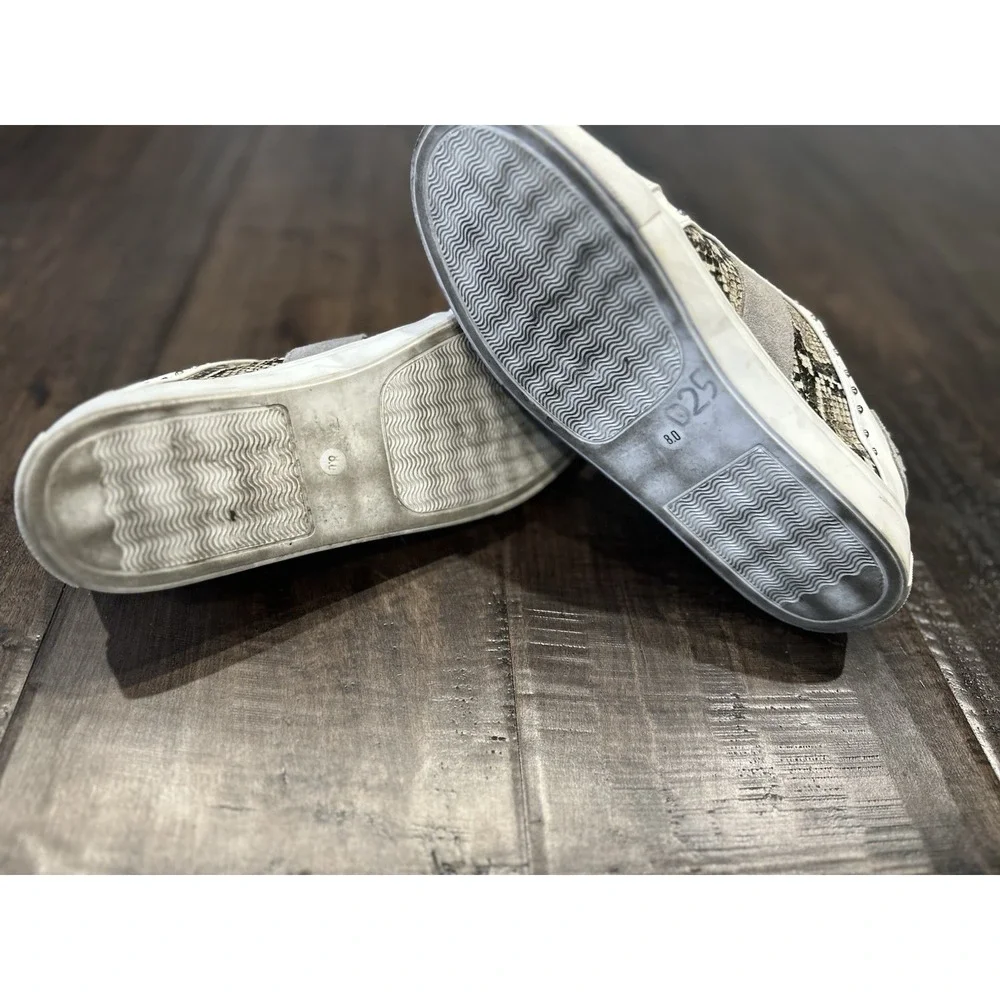 Steve Madden pattern white