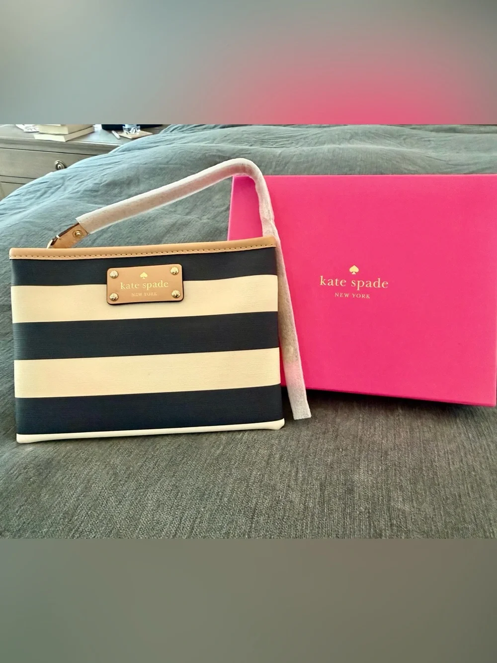 New with box Kate spade Navy White & Navy Striped Wristlet