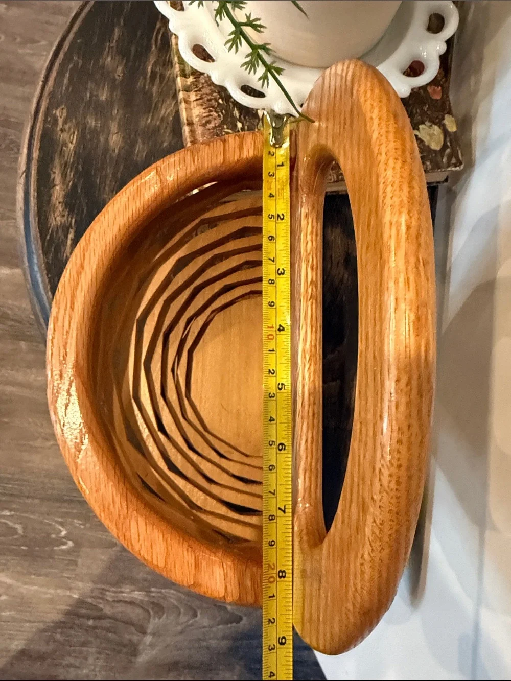 N/A elegant carved