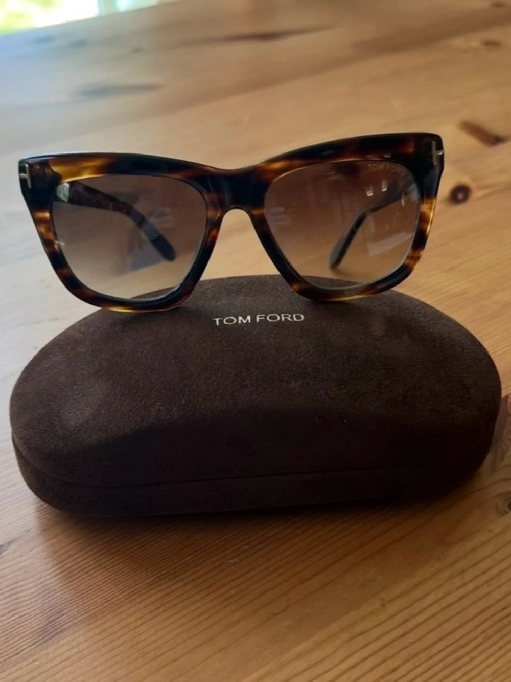 Tom Ford®️ Tortoise Framed “CELINA”Havana Sunglasses • EUC