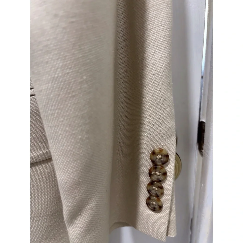 Oscar de la Renta piece 40 detail