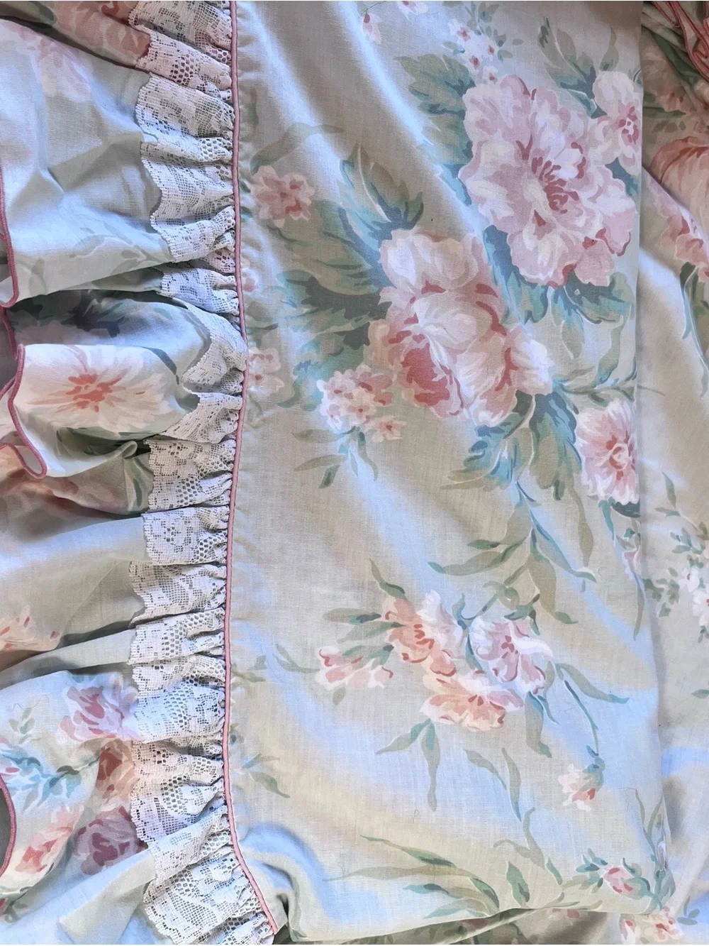 Vintage J.P. Steven’s Floral ruffled Lace Full Sheet Set