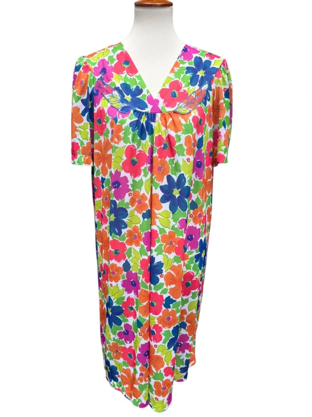 Vintage 80s/90s Vassarette Size L Floral Colorful Retro Nightgown Made in USA