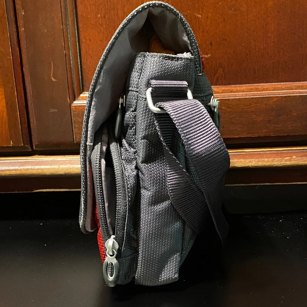 Tumi compact versatile