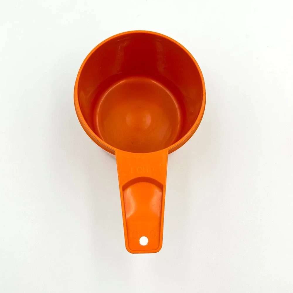 Tupperware vintage measuring