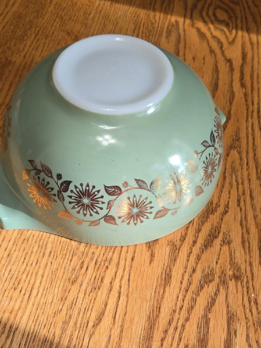 Pyrex Pale Green Gold Medallion 443 Cinderella Bowl