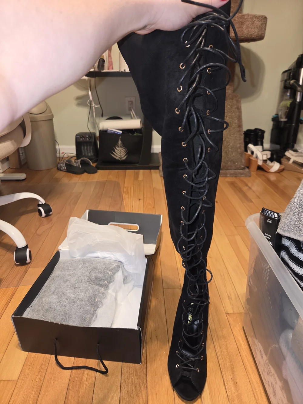 Fashion Nova detail sleek
