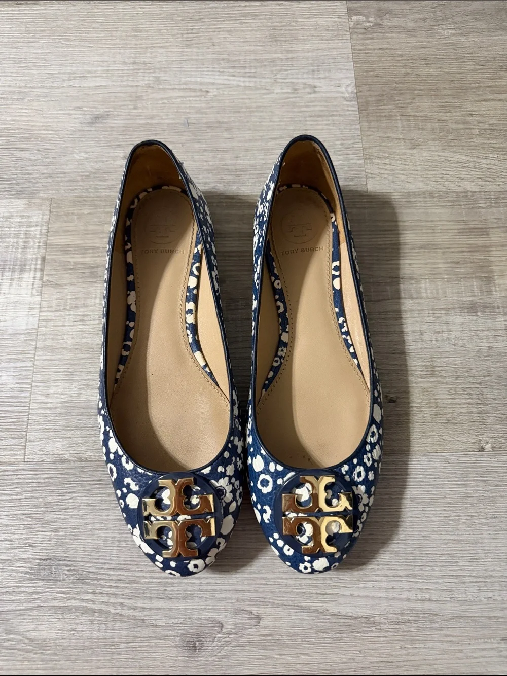 Women’s Tory Burch flats 💙