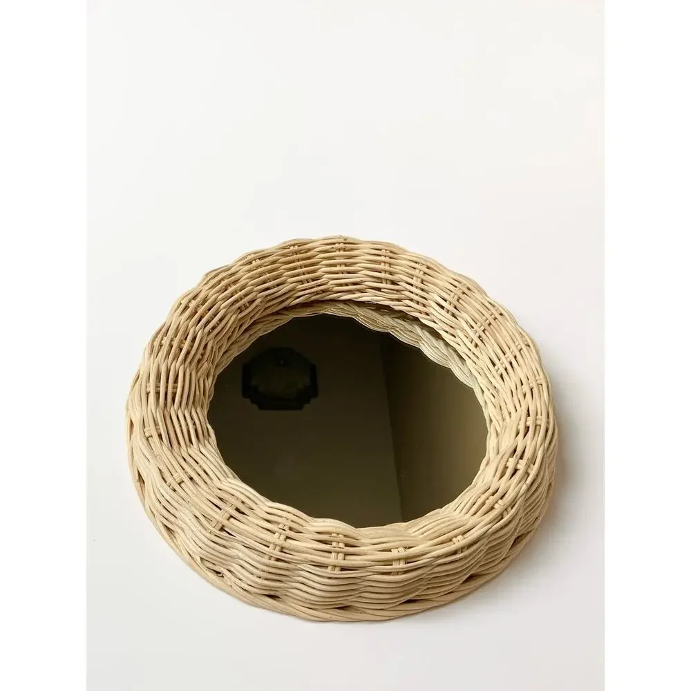 Studio Decor round mirror