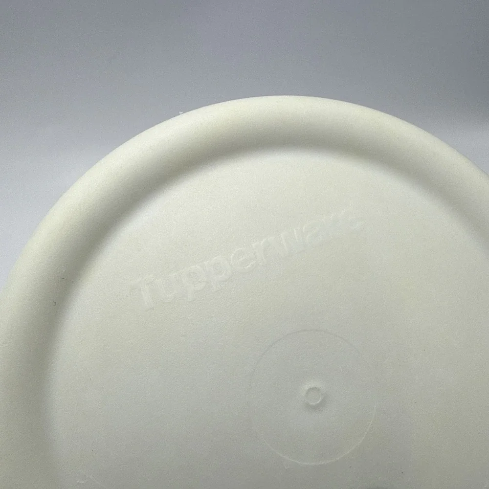 Tupperware beverages keeping states