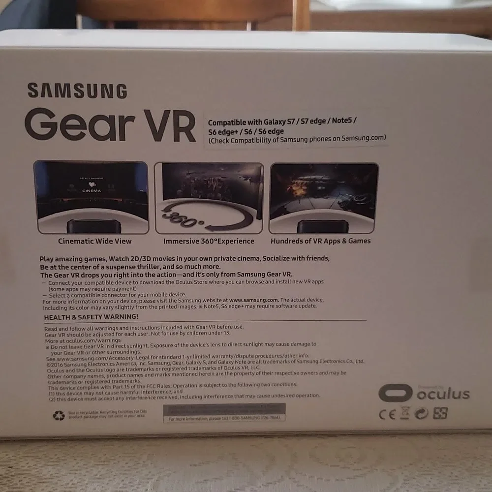 New in Box Samsung Gear VR Powered by Oculus Virtual Reality Headset SM-R323
