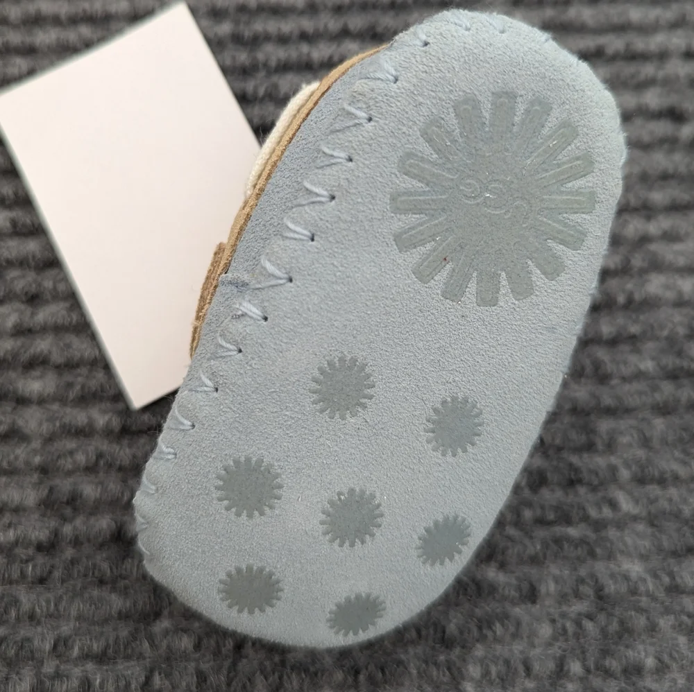 UGG nwt infant