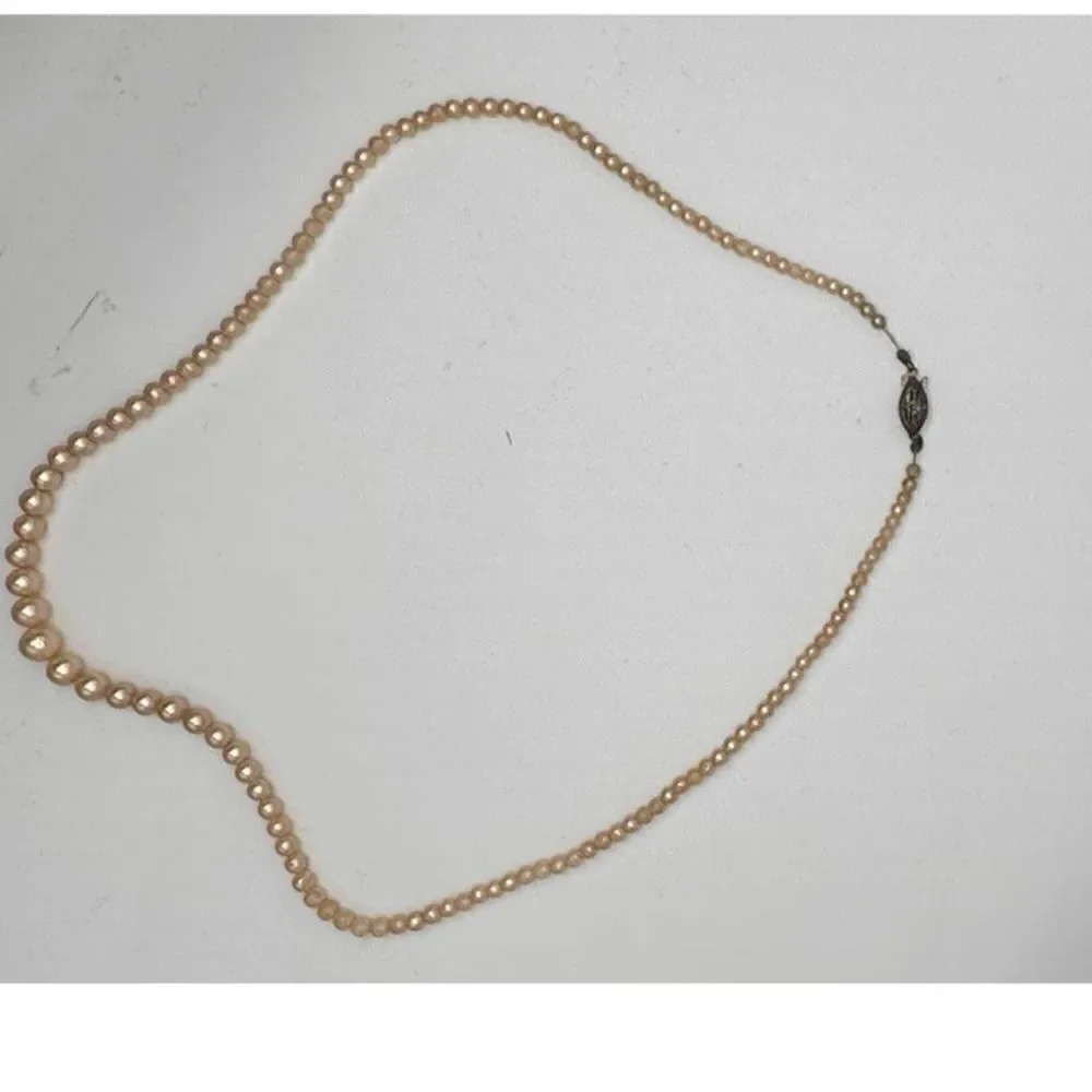 Vintage Faux pearl necklace cream colored