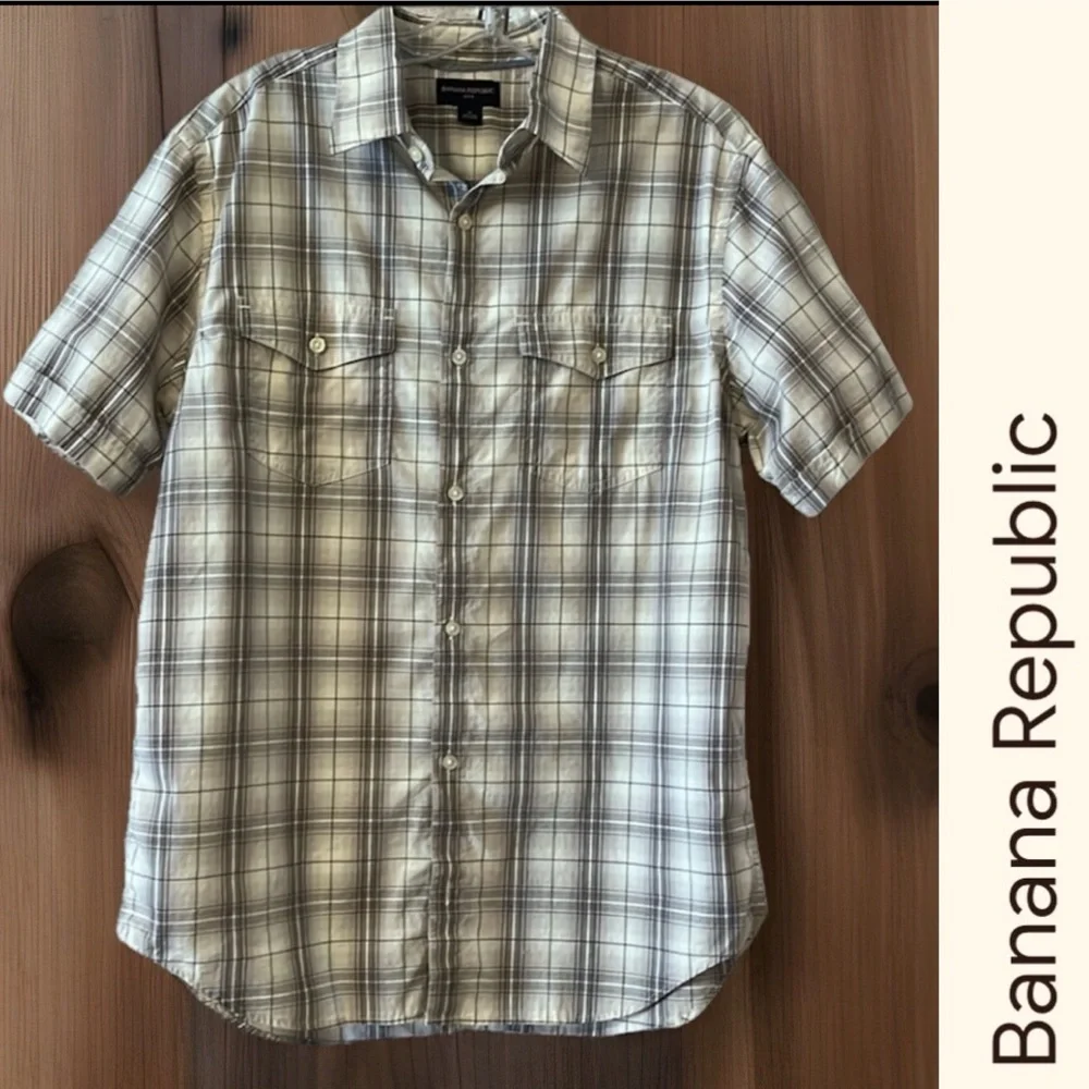Banana Republic‎ Casual Button-Down Shirt