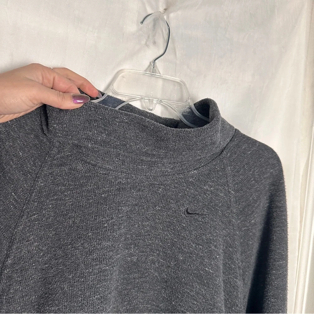 3/$20‎ 💥 Nike Swoosh Women’s Gray Sweatshirt Sz Small Pull Over Gray Athleisure