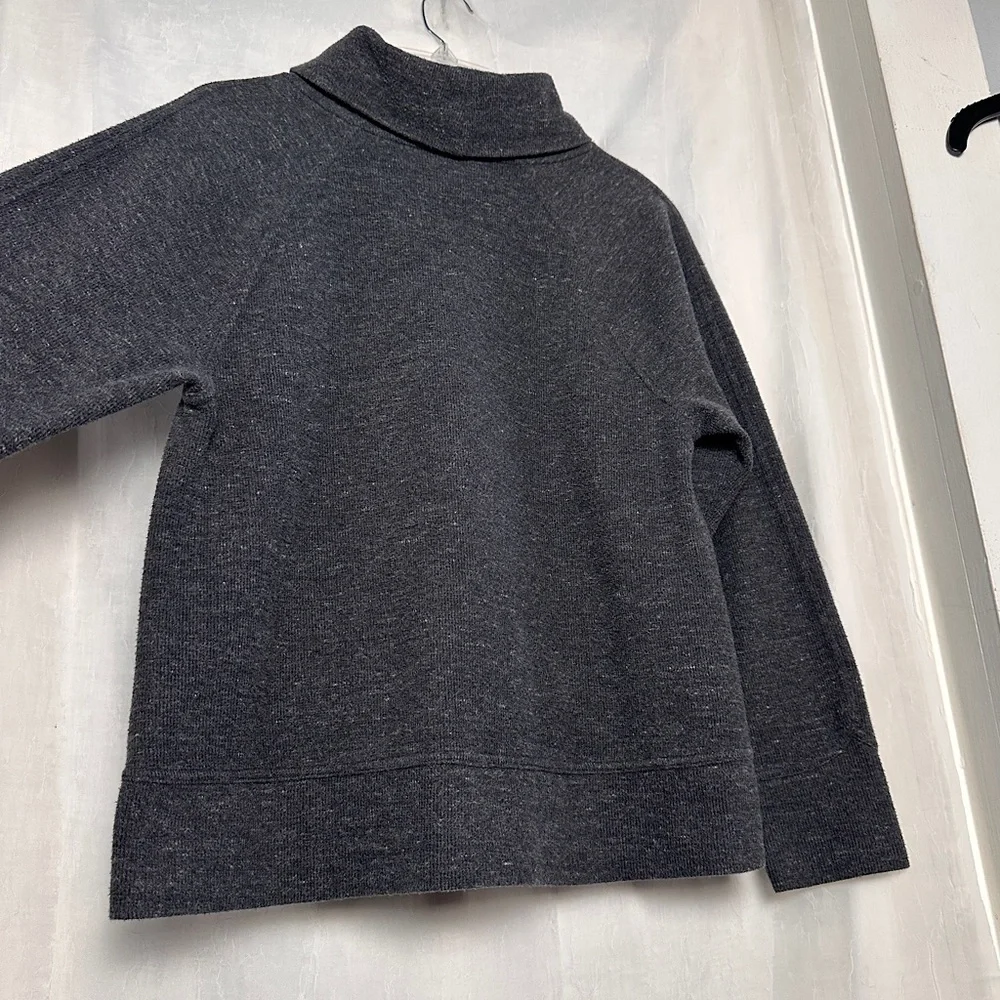 3/$20‎ 💥 Nike Swoosh Women’s Gray Sweatshirt Sz Small Pull Over Gray Athleisure