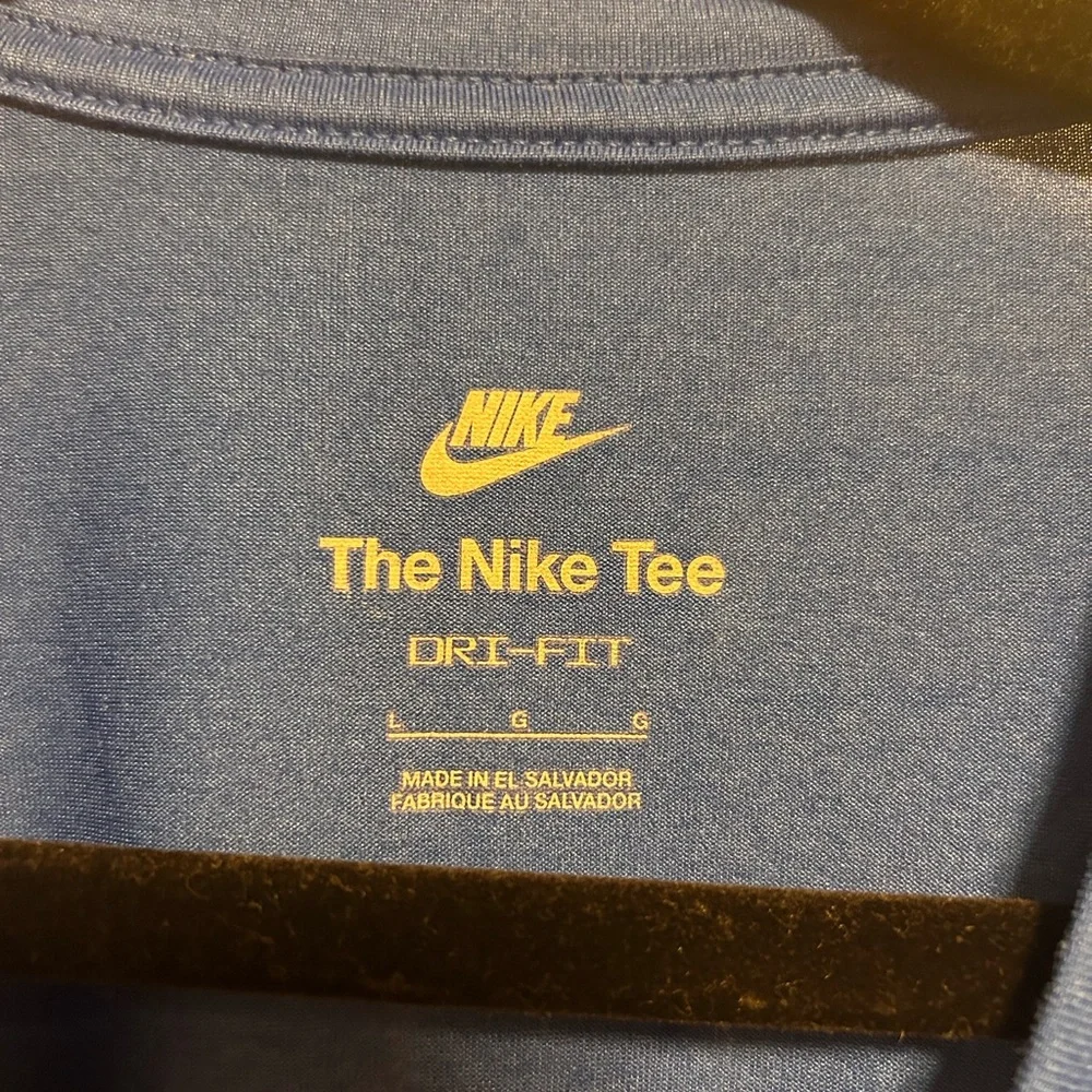 Nike tee crew