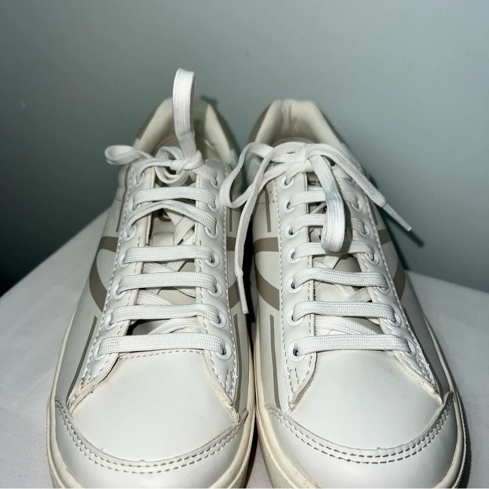 Tretorn Serve Sneakers White and Beige Women's Size 7 Low Top Tennis Shoes
