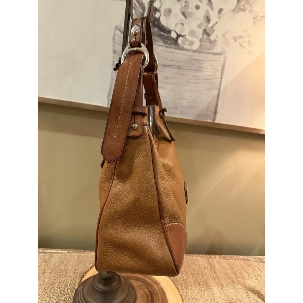 Dooney & Bourke occasion piece