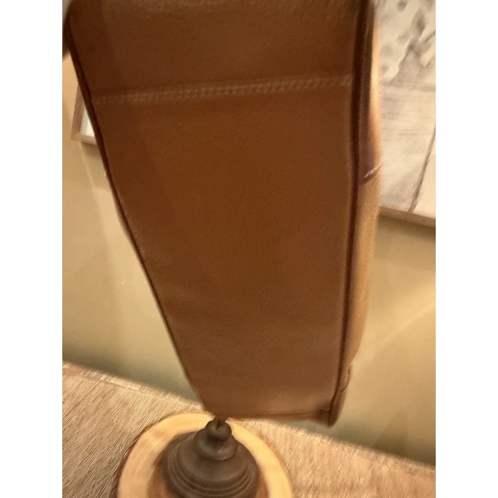 Dooney & Bourke versatile pattern