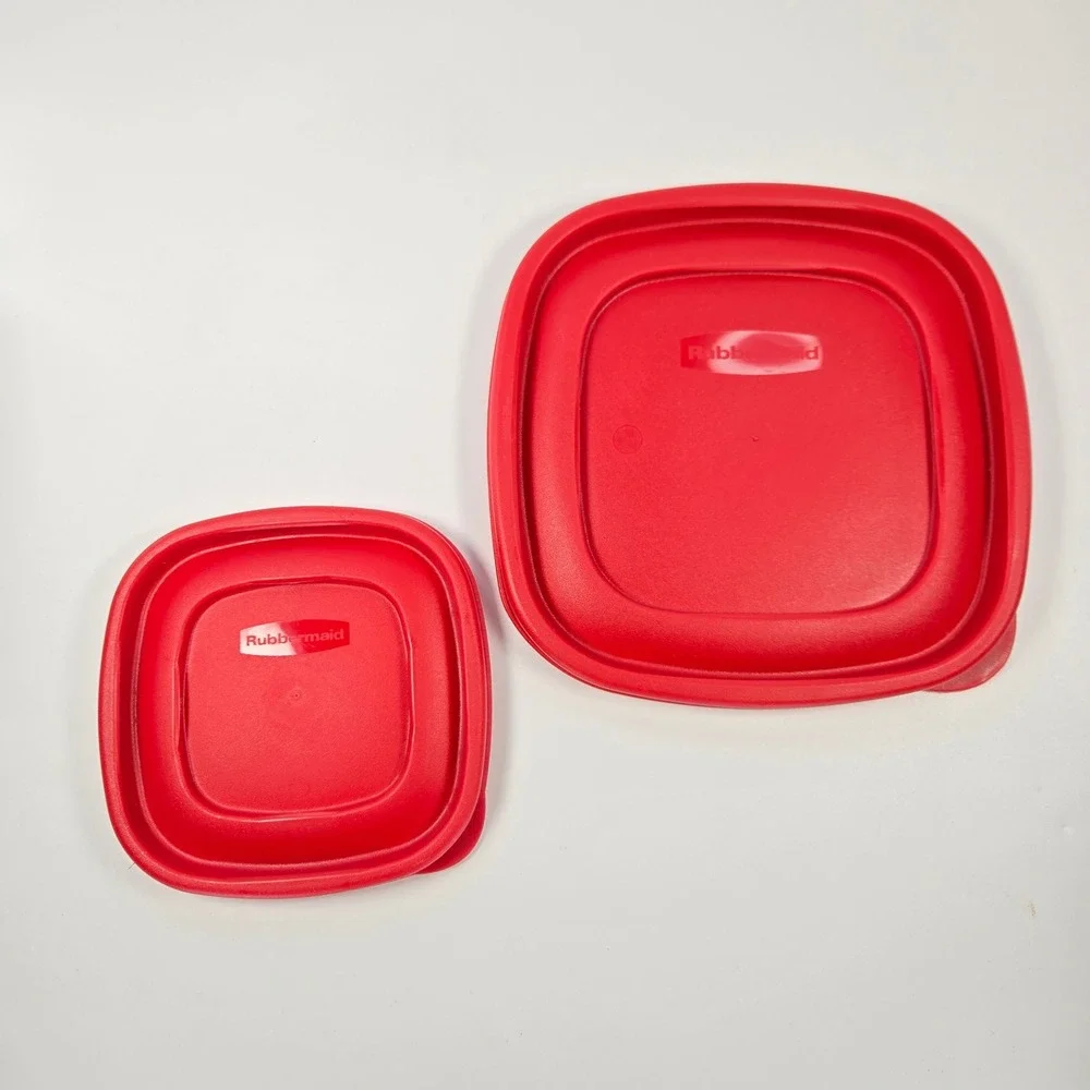 2 Rubbermaid Easy‎ Find Lids 4.5
