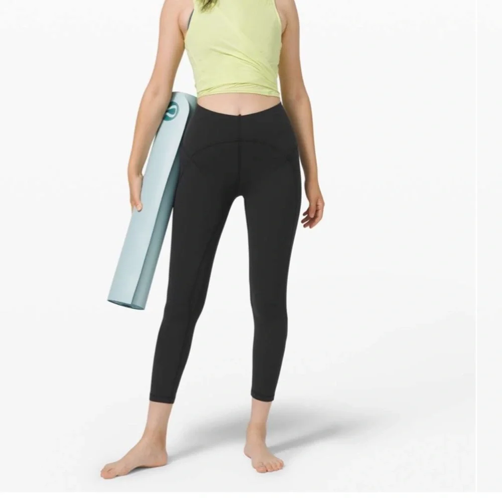 • Lululemon• Women’s Unlimit High-Rise Tight 25