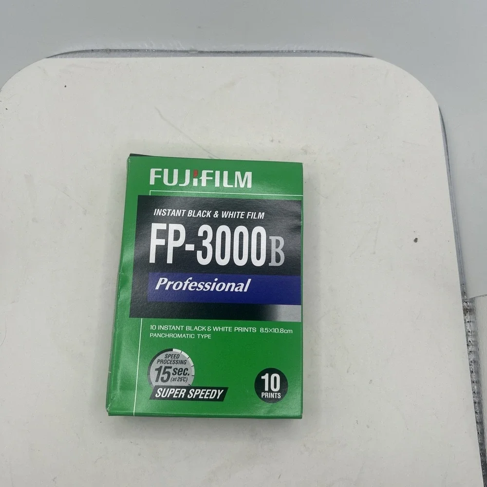 1x Fujifilm FP-3000B Professional Instant B&W Film - Exp 2011 - Dark Stored
