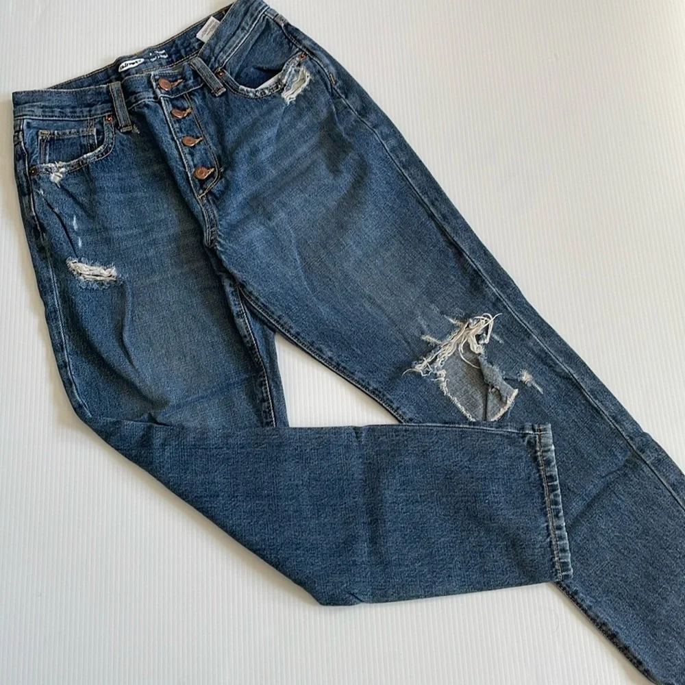 Old Navy super distressed high rise, straight leg, button fly jeans. Girls 14