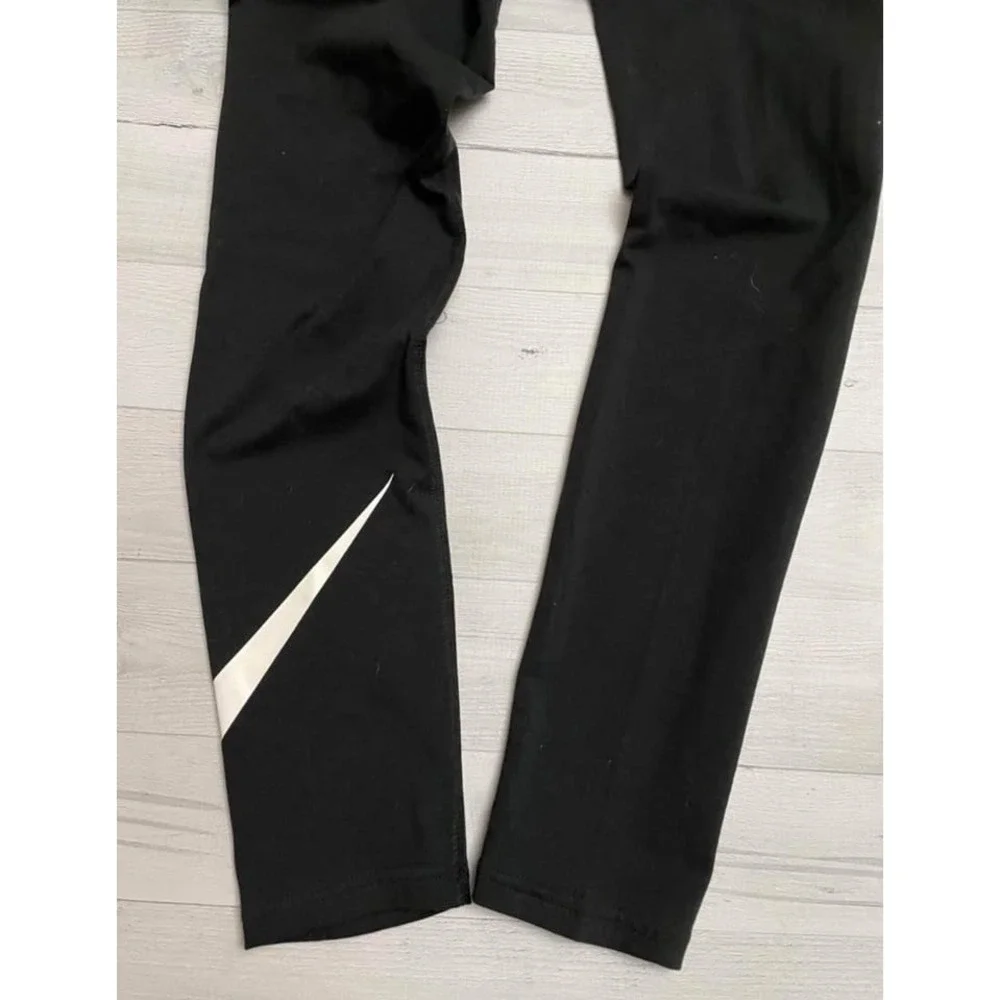 Nike girls black swoosh leggings tight fit youth XL‎ NEW