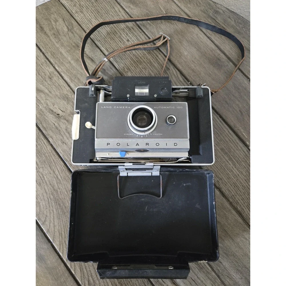 Vintage Polaroid 100 Automatic Land Camera UNTESTED Photography Props Retro