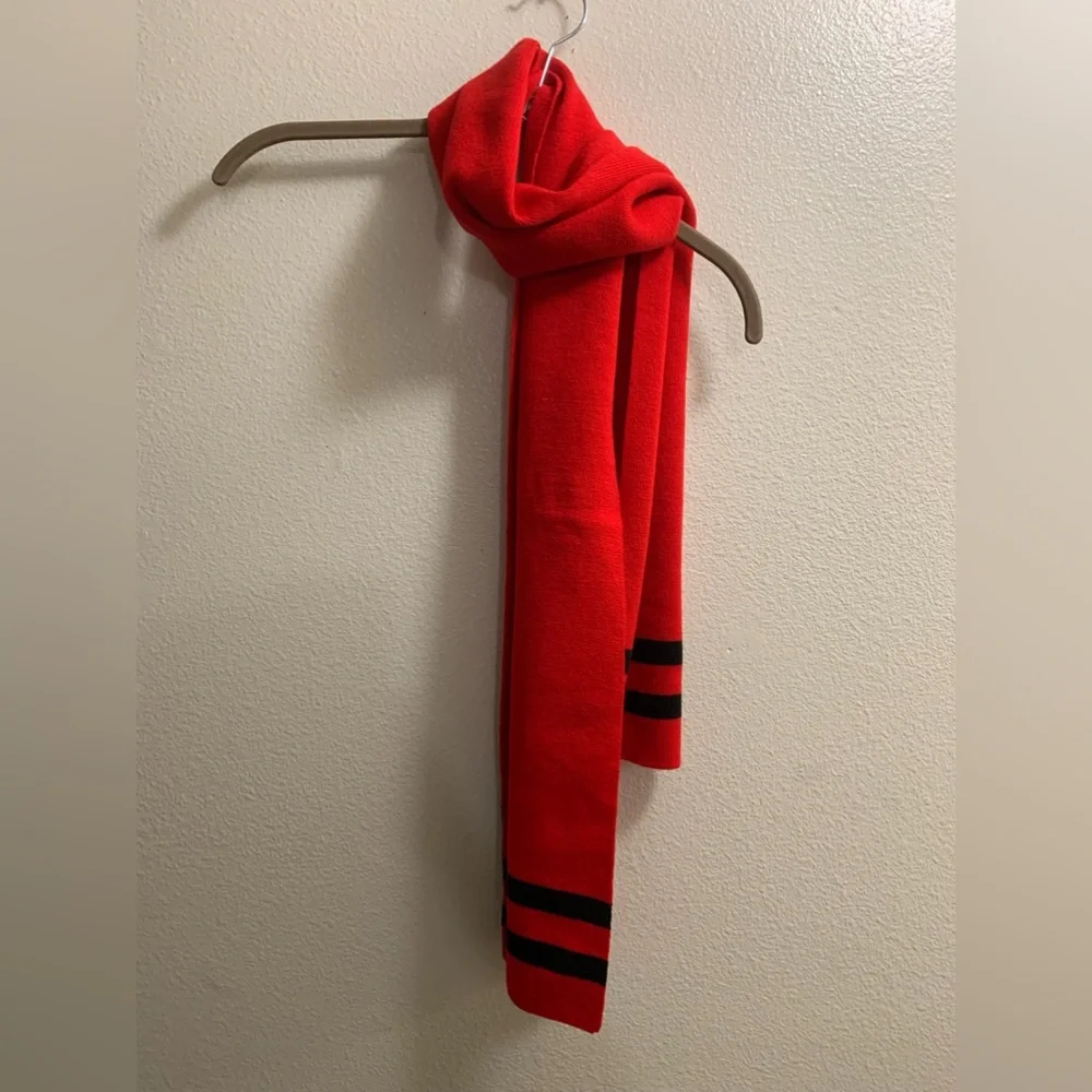 Hurley red black