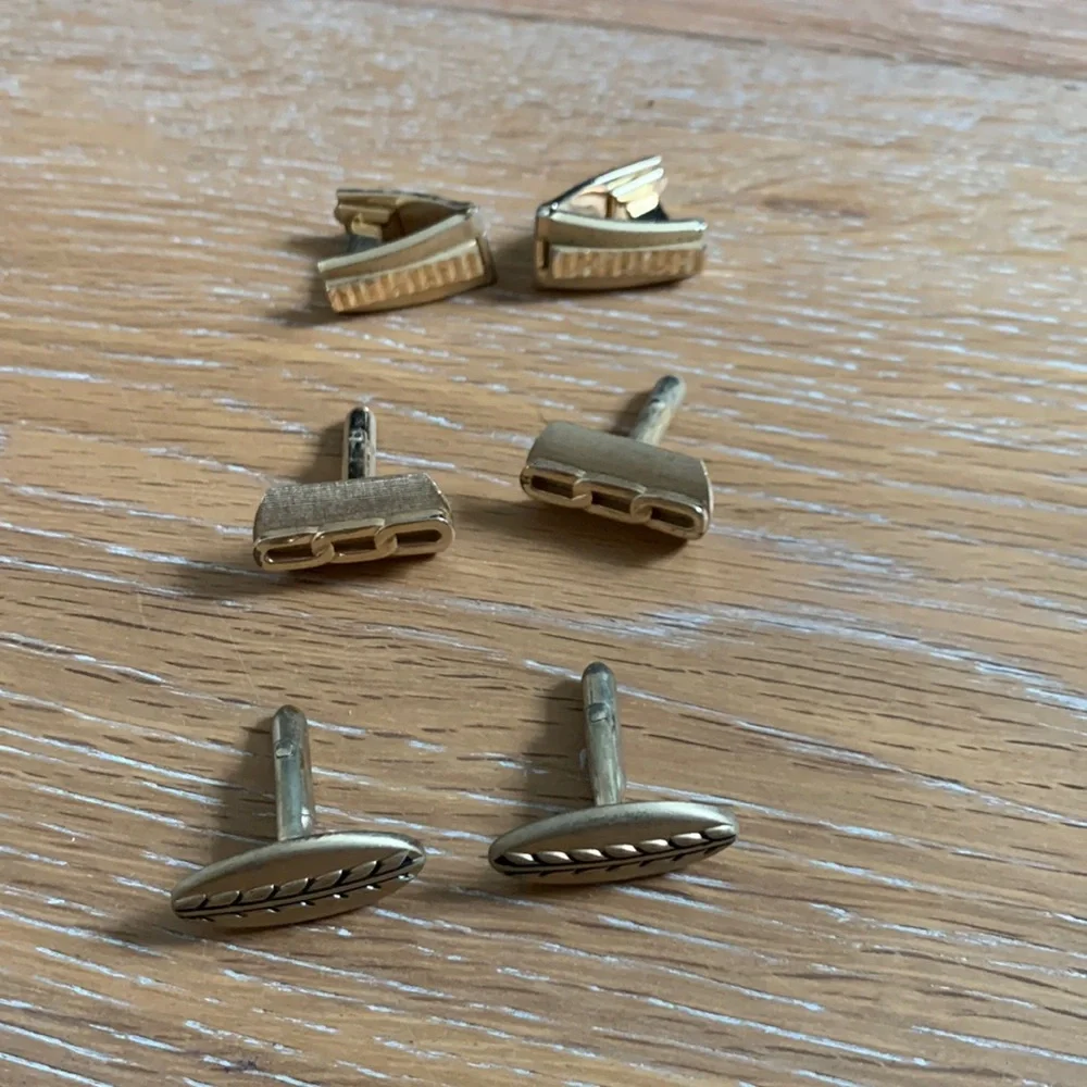 Gold vintage cuff links